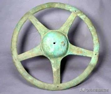 3号坑青铜神树已出土，三星堆出土的“方向盘”到底是干什么用的