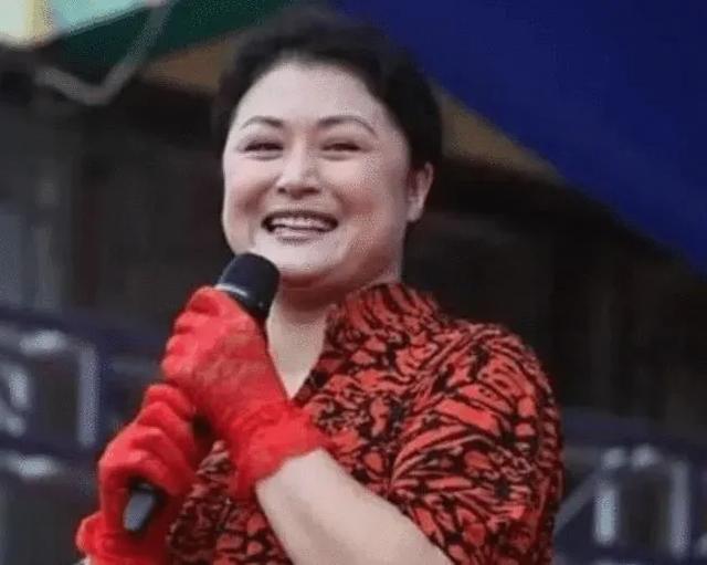 何鸿燊将7月出殡:葬礼不让拍、头七不举办，5亿身家的于月仙，后事是否过于低调？