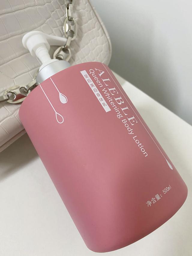 钟丽缇个人资料:你是否喜欢冻龄少女周慧敏