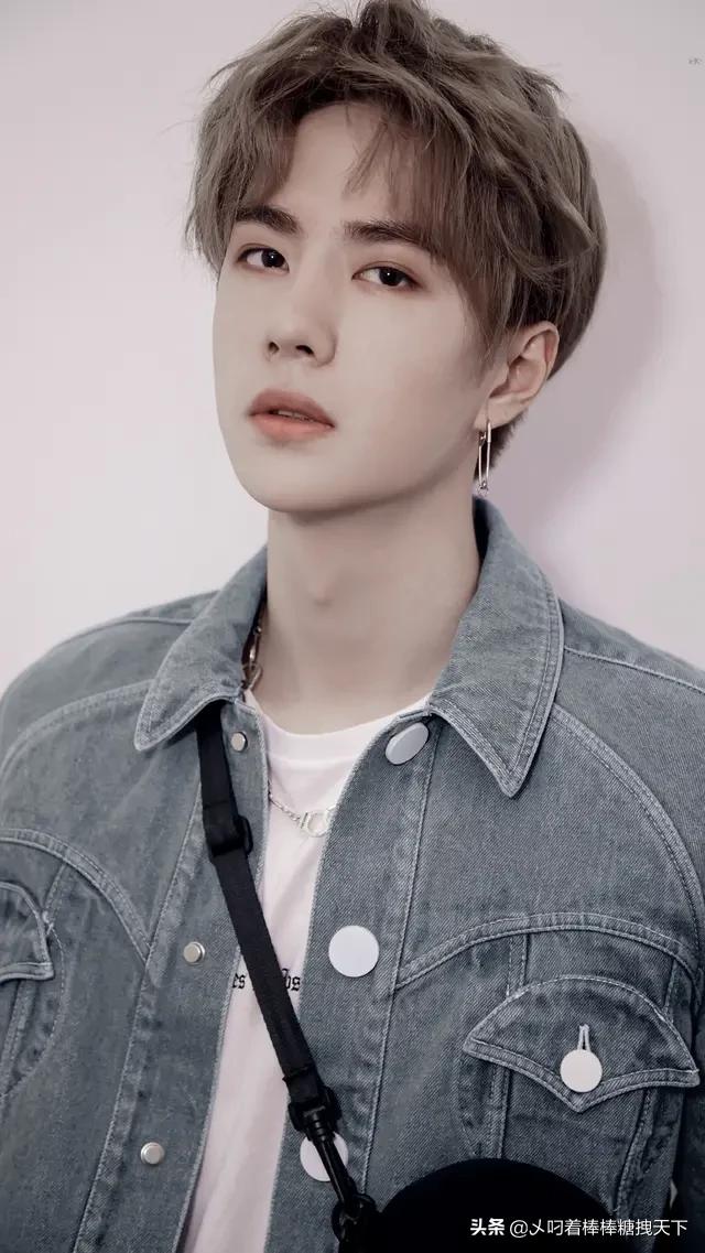 王一博晒童年照:王一博家庭条件怎样啊是家境好才能去韩国当练习生吗
