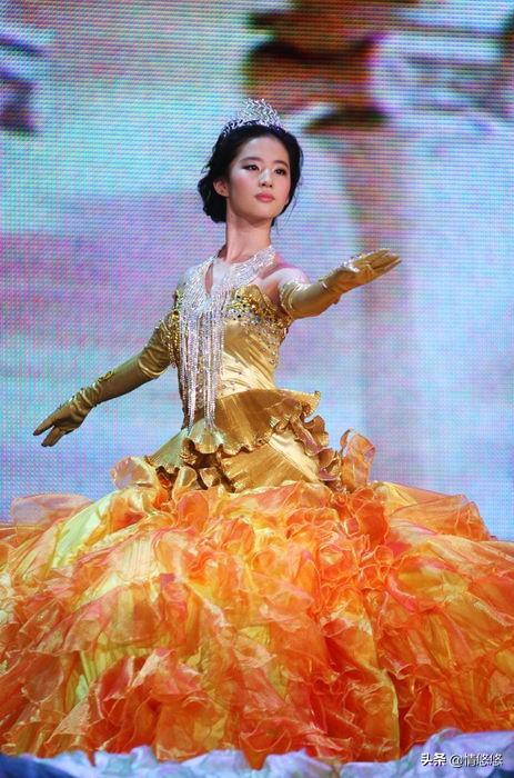 唐嫣参加金鹰节:历届金鹰女神，在你心中最美的是哪一位？美图为证？