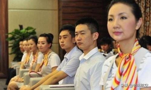 天津航空7554航班劫机事件，在校大学生如何看待航空乘务这一职业