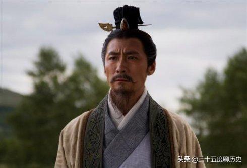 李斯为何要在始皇帝薨逝沙丘后帮助赵高篡改遗诏,是胡亥继位更符合他的利益么？