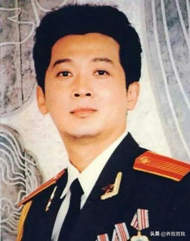 郁钧剑简历:耿为华、刘和刚、王宏伟、吕继宏、乔军、郁钧剑谁唱功更优秀？
