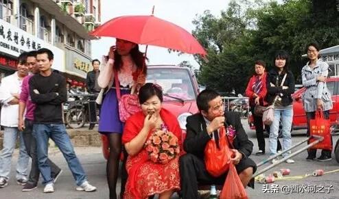山东泰安闹伴娘事件:当今很多地方“婚闹”情况愈演愈烈，你见过什么样的恶劣场景