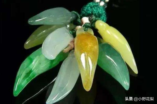 玉石吊坠各种图案寓意,玉器挂件玉兰花是什么意思？