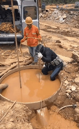 工地潜水员为什么称为“水鬼”？他们下井前为何要携带一把剪刀？