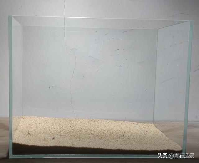 为水族箱布景的正确步骤:简单易懂的水族箱布景 造景小白，小鱼缸应该怎么布景？