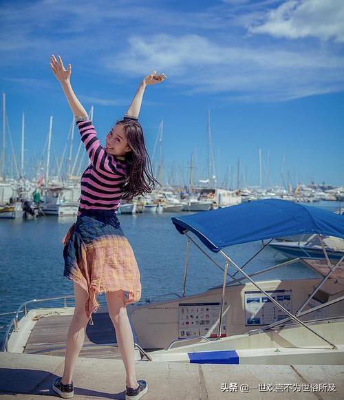 头条问答 - t恤回眸背影照,怎么拍摄效果好?(2个回答)