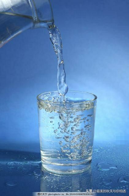 喝水对身体有好处吗喝水真的能让皮肤变好吗