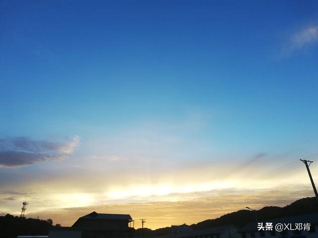你有用手机拍摄的夏天日出或日落的照片吗？发出来共同欣赏一下？