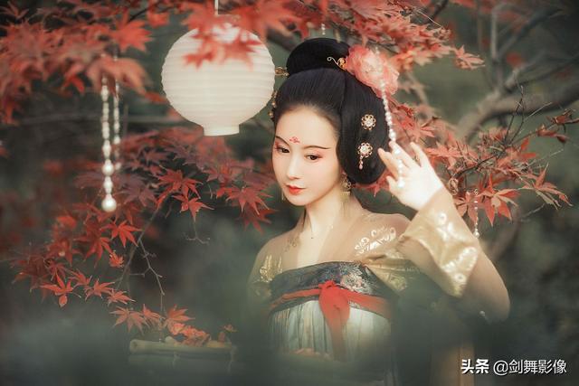 旺旺心语主要人物图片:你认为牛顿和爱因斯坦哪个人更伟大呢？