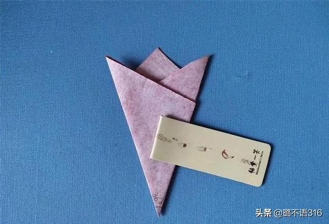 幼儿园最简单的剪窗花,最简单五角窗花的折剪方法？