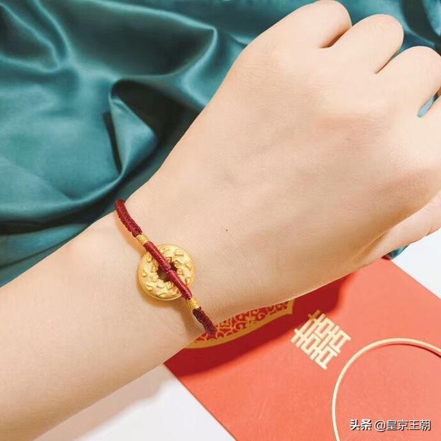 购买黄金手镯选购技巧,怎么挑选更适合自己佩戴的黄金首饰？