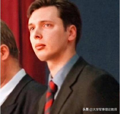 塞尔维亚人:疫情严重时期，塞尔维亚6000人聚众绝食抗议！你觉得过分吗？