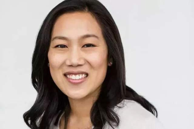 扎克伯格夫妇约会:扎克伯格那么有钱为什么还找一个相貌很平庸的女人做老婆