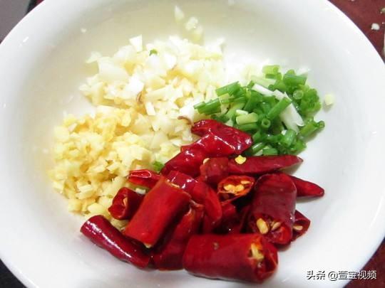 雪球虾能吃鸡蛋黄吗:黄金香辣虾怎么做才能保证其香、酥、脆？
