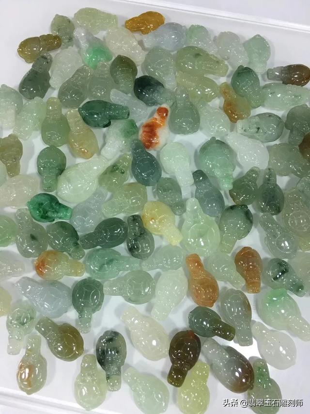 玉石象征着什么,玉佩，请大家帮忙看看是什么图案寓意？