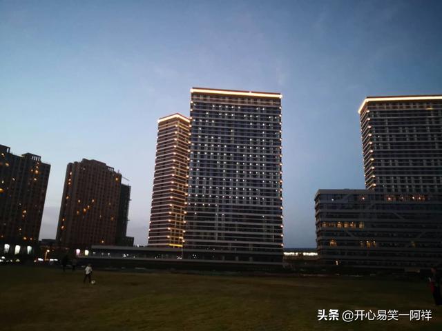 张鲁一个人资料简介:《第二次也很美》热播，你身边有哪些二婚生活幸福的故事