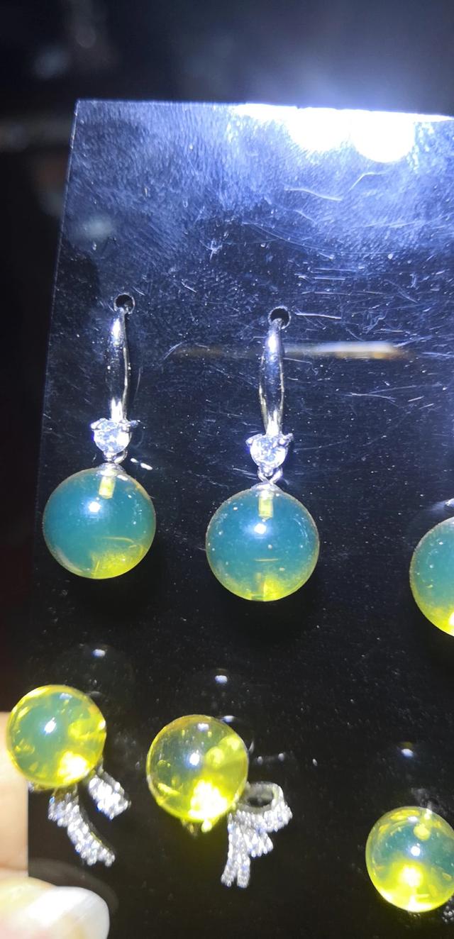 直播间买翡翠可靠吗,有和我一样买过假翡翠手镯的嘛？