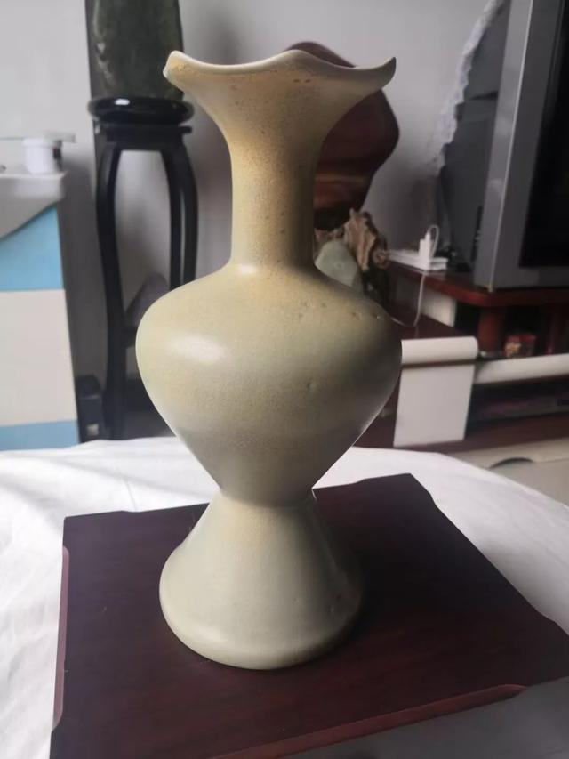 发几件价格几百万到几个亿的精品瓷器的图片，来对比交流下如何？