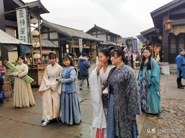 浙江横店影视城招演员,怎么看待在浙江横店影视城当群演的人