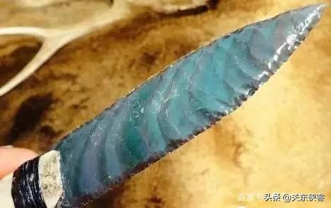 宝石是用什么做成的,古代没有铁器是如何采石头的？