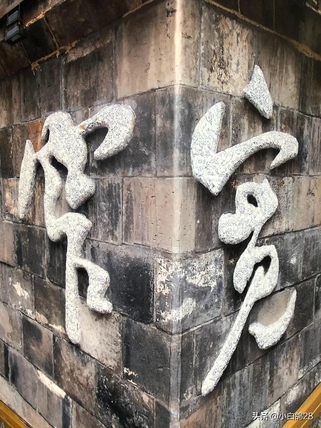 今年春节期间,假如你想出去旅游,最想去的地方是哪里呢？为什么？