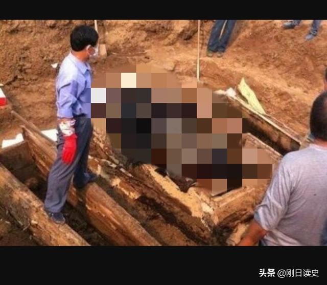 民国时期真实鬼故事黄色，2006年，石景山出土的龙袍干尸的真实身份是什么有什么依据