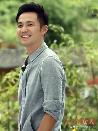 微笑狗原图:笑容最打动你的男星是谁？为什么喜欢他？