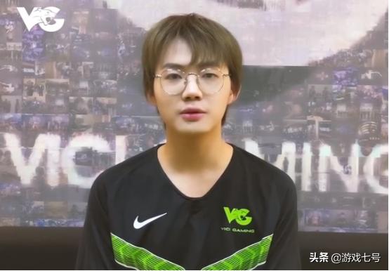 乐言包子:包子谈VG乐言禁赛事件忍不住笑出声，怒斥其太蠢，如何评价