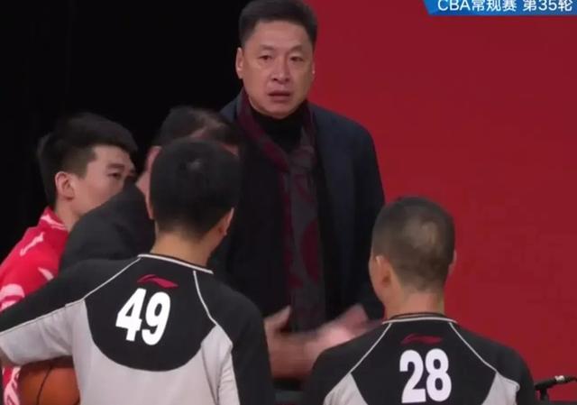 黄有龙个人资料:广厦留不住李春江，2支冠军球队抛出橄榄枝，李京龙是筹码吗