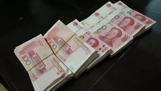 我老公一个月挣6万多块钱,可是他总不回家,我该不该怀疑他有人?