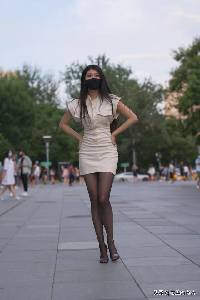 夏季黑色丝袜怎么搭配好看？