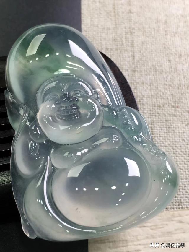 买玉一般在什么店买,请问你的翡翠（缅甸玉）是在哪里买的？