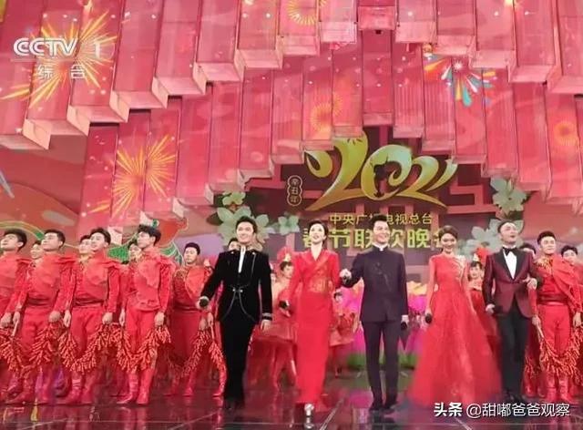 央视主持张蕾:央视春晚主持人都是谁？新主持太年轻了，为什么杨帆和张蕾不行？