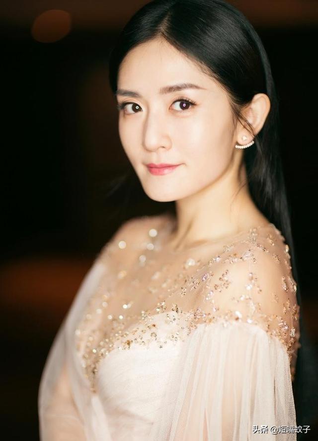 谢娜自传:你对明星出书有何看法？这些书是他们自己写的吗？