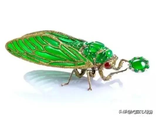 手电筒怎么看玉石,玩玉的喜欢拿手电筒照，他们在看什么？