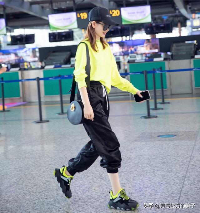 戚薇的儿子:网友评论：戚薇女儿lucky越来越像她了？你认为呢？