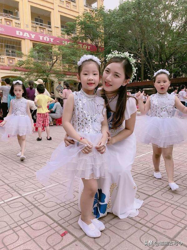 敢带手机就摔,山西范亭中学回应“最严校规”：学生认同,将长期执行,你支持学校吗？