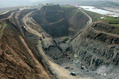 云南的矿藏资源非常丰富，请问云南的主要矿藏是什么