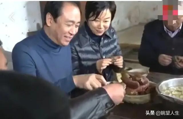 王石老婆:绿地张某婷与王石的田朴珺谁赢谁输？