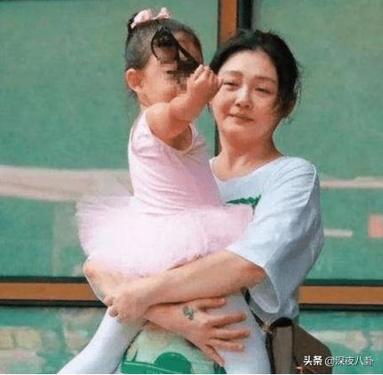 康熙来了仔仔:为何大s容颜不老，这么多年看起来还是很年轻