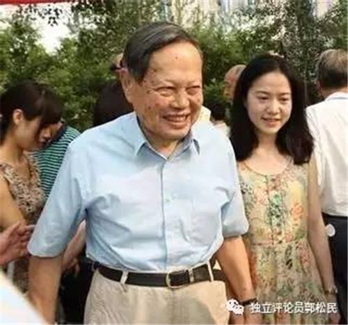 问一下大家,翁帆和杨振宁在一起到底为了什么？