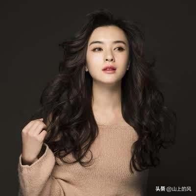 边萧萧:边潇潇和范琳琳谁的颜值更高一点，你更喜欢谁？为什么？