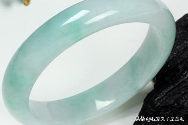 翡翠糯种,翡翠糯种和豆种怎么区分？各有何特点？