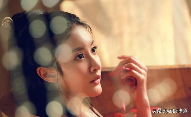 木兰花令:怎么理解纳兰的《木兰花令》——人生若只如初见？