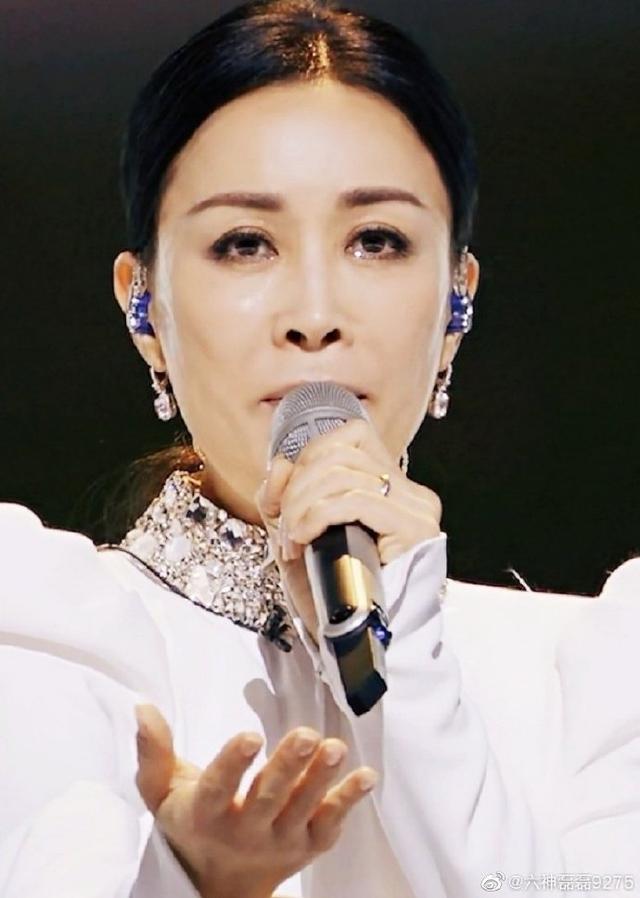 赖文峰简历:为什么在《乘风破浪的姐姐》那英比杨钰莹更得到姐姐的尊重？