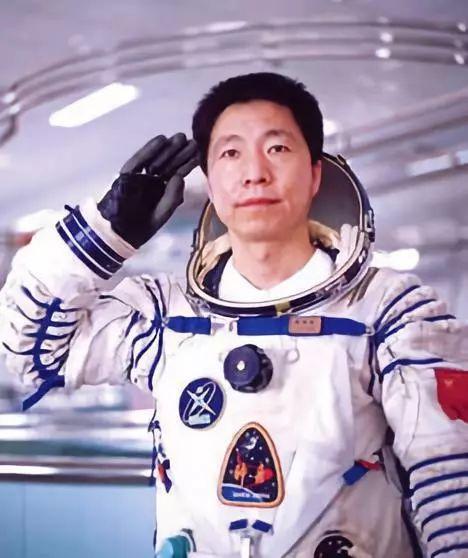 上帝是个宇航员，中国首位女宇航员刘洋，为何没生育就上太空