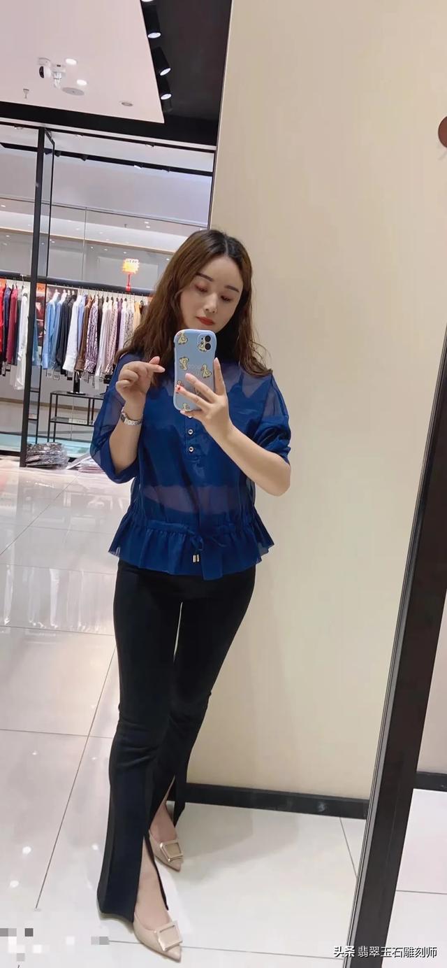 1万左右翡翠手镯图片,一万五预算，能买个什么样的玉镯？